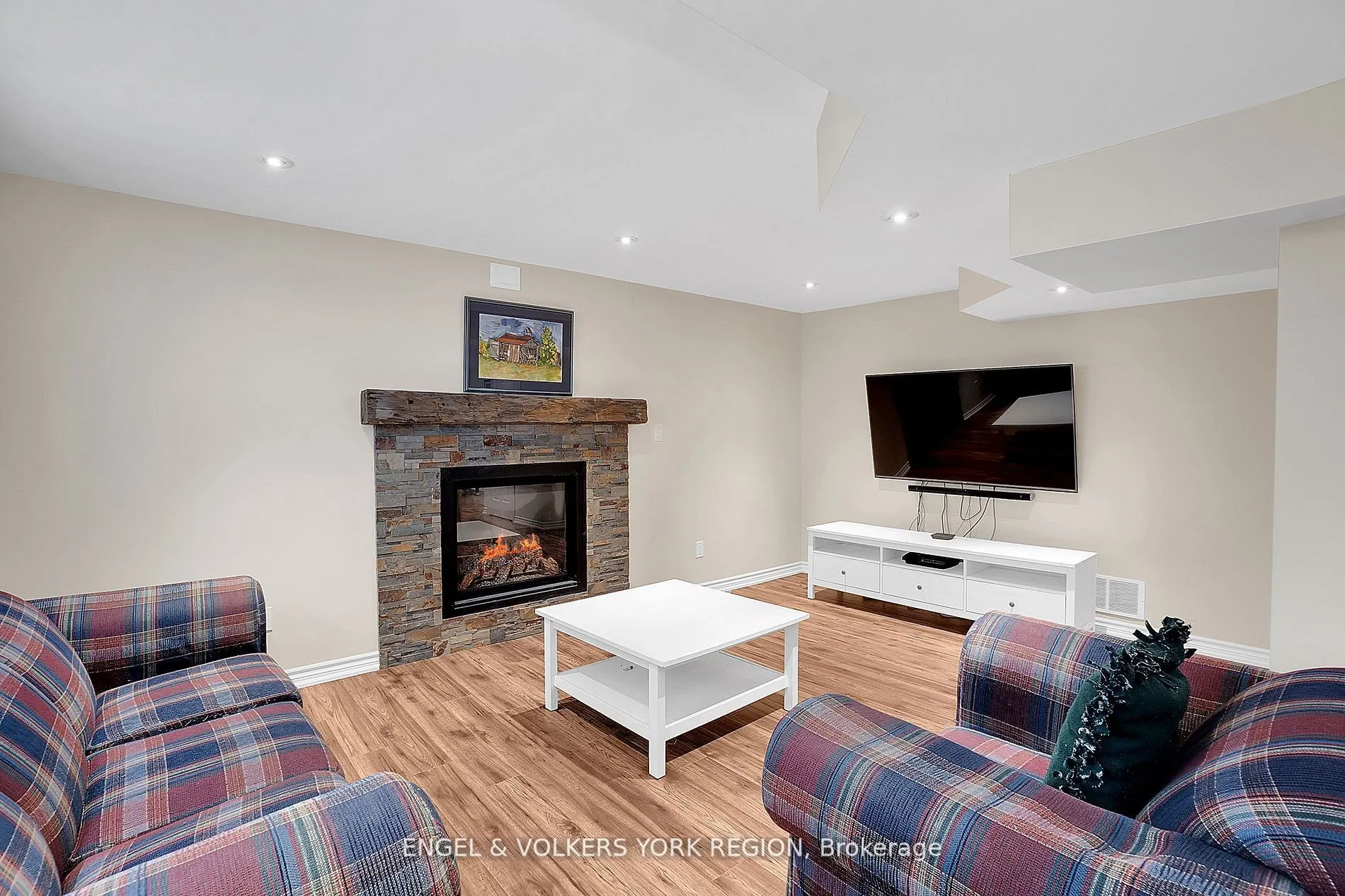 24 Timber Valley Avenue