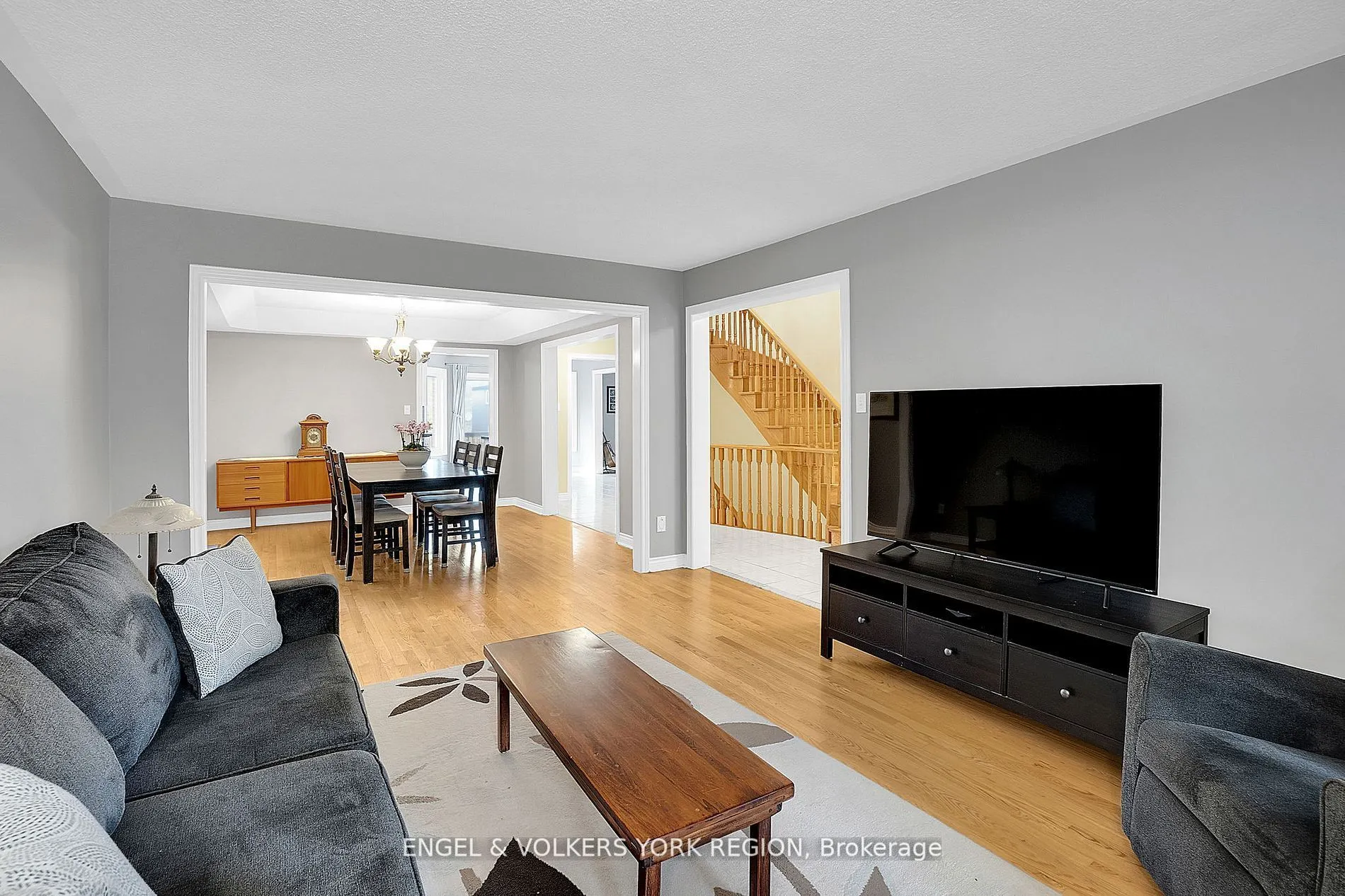 24 Timber Valley Avenue