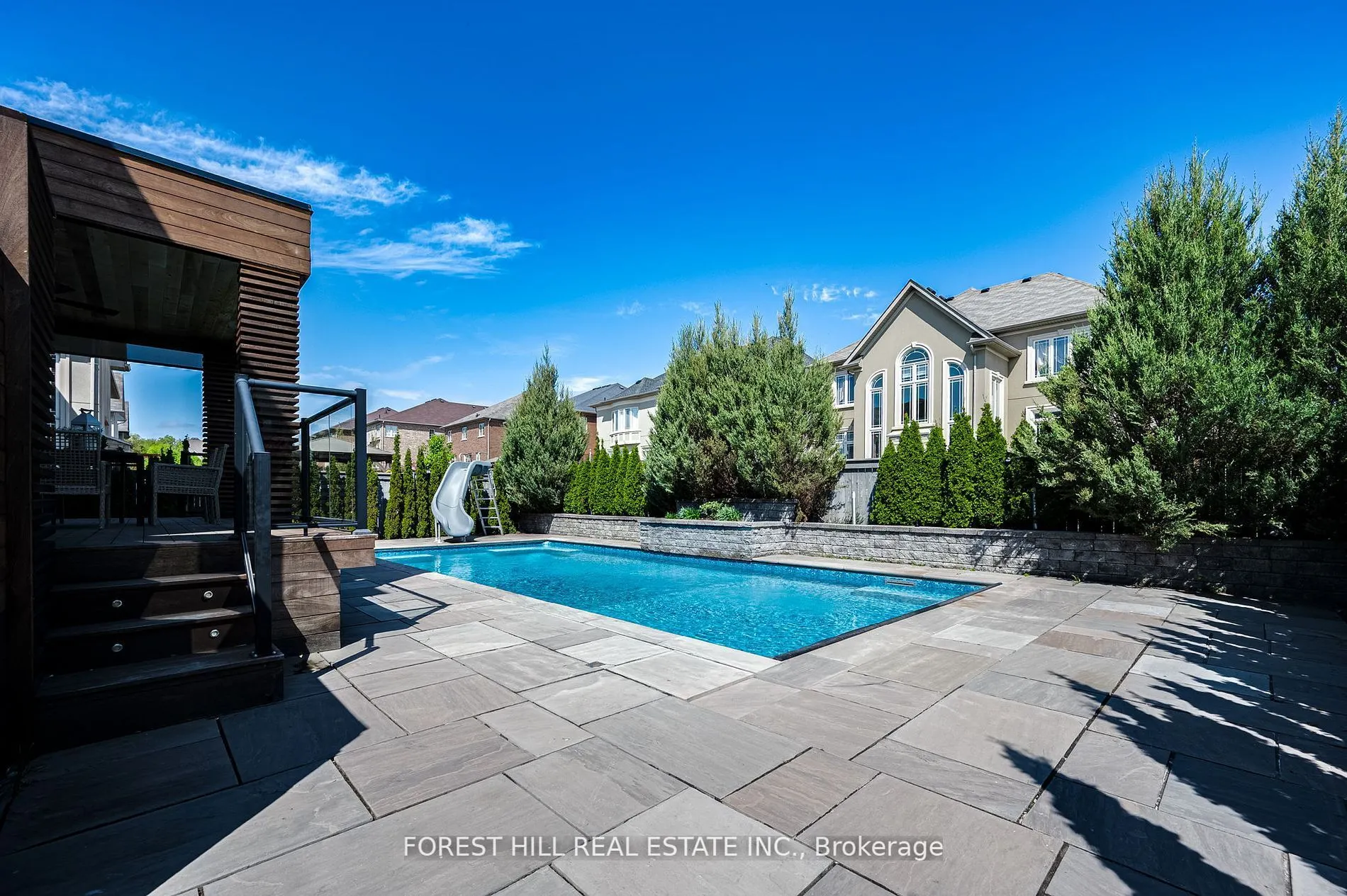 101 Glenheron Crescent