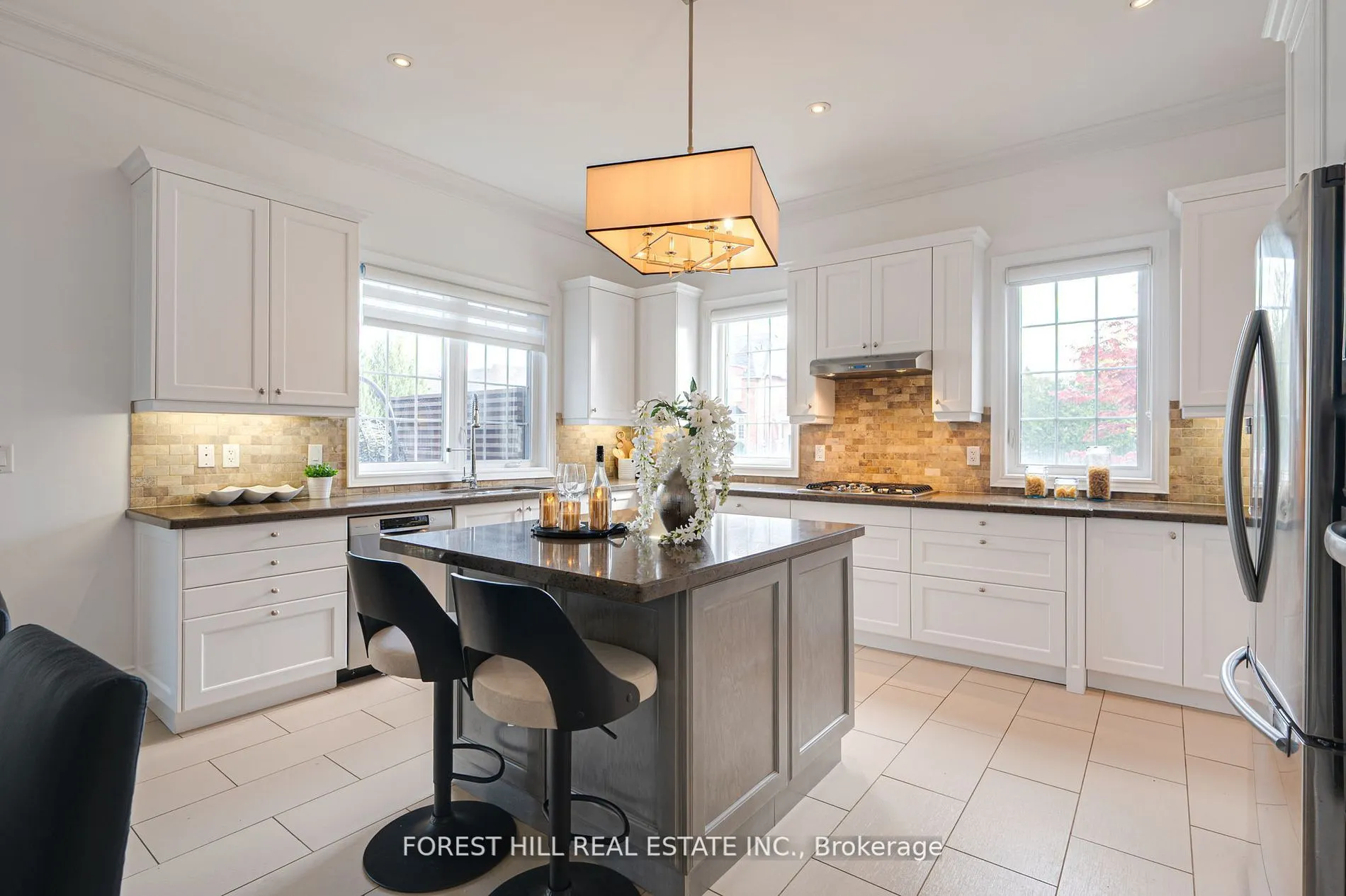 101 Glenheron Crescent