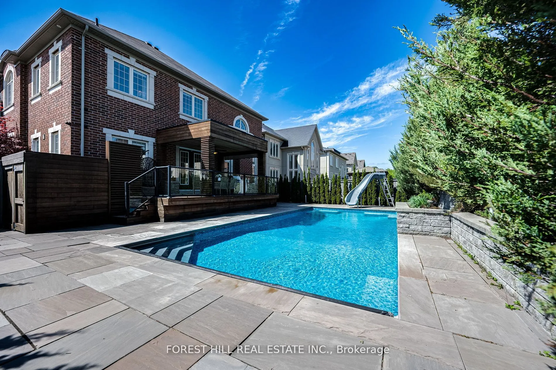 101 Glenheron Crescent