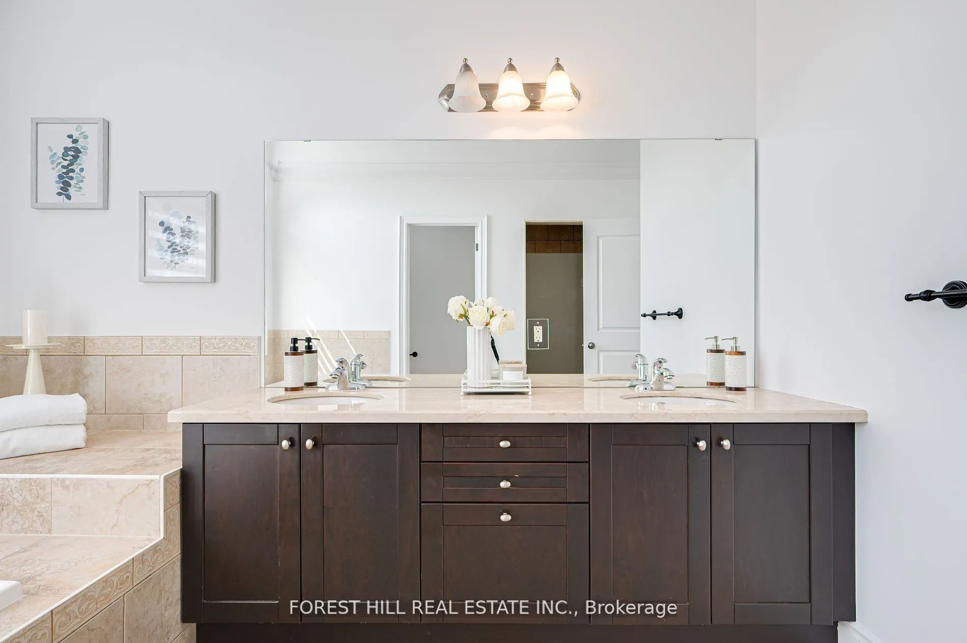 101 Glenheron Crescent