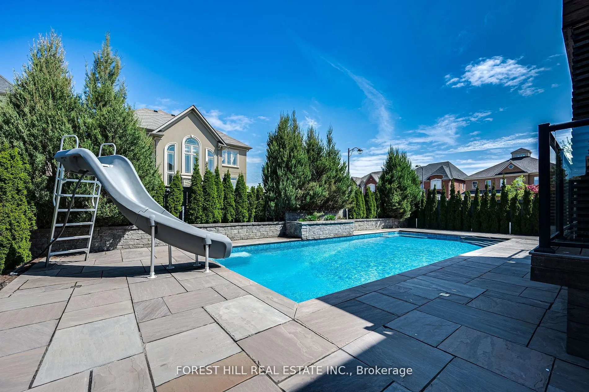 101 Glenheron Crescent