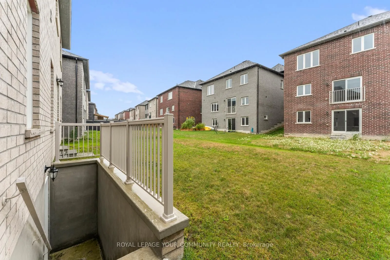 1583 Stovell Crescent