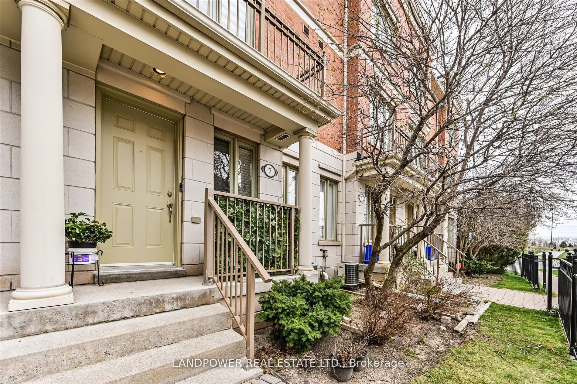 7 Saddlecreek Drive, #4