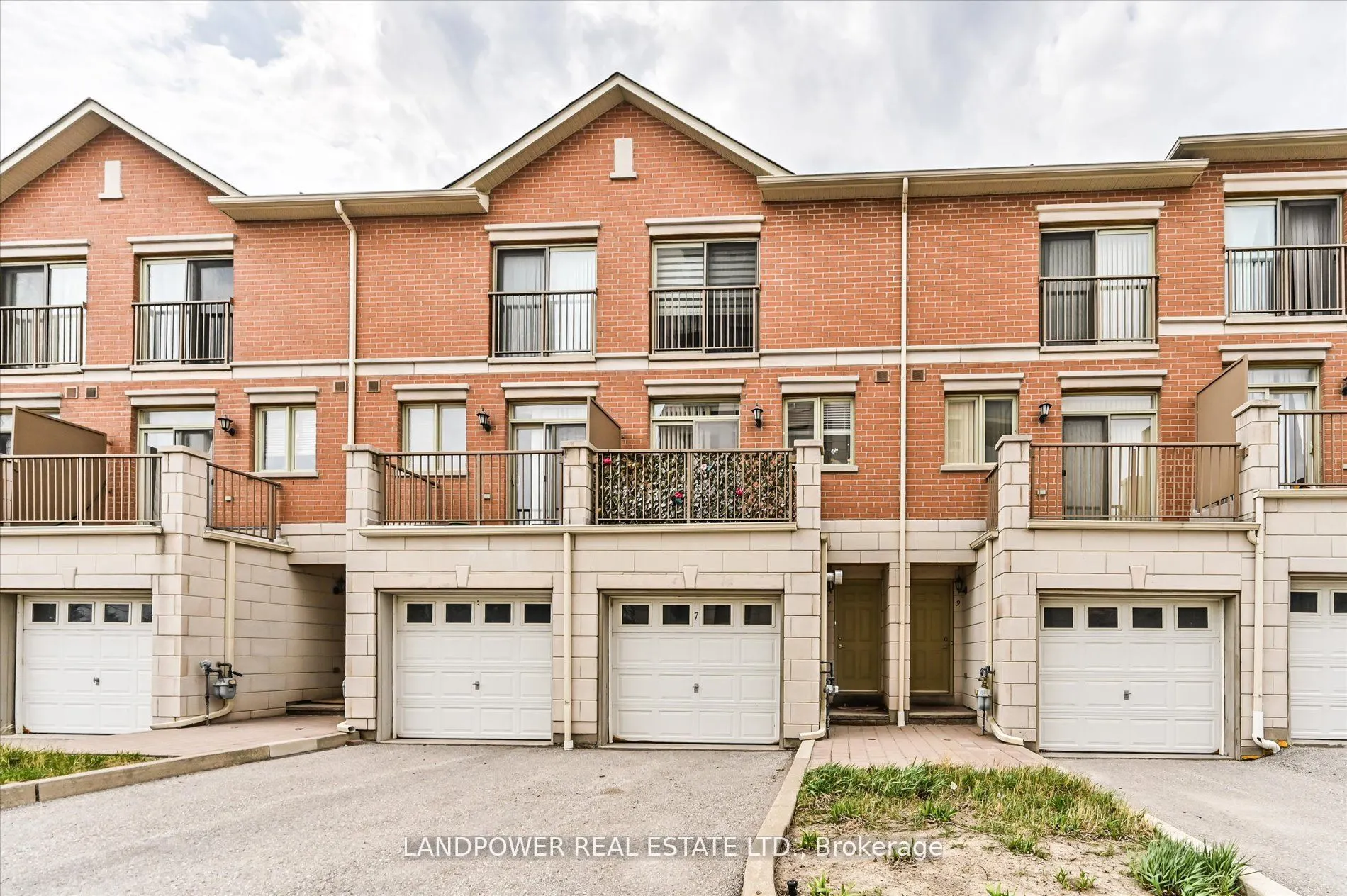 7 Saddlecreek Drive, #4