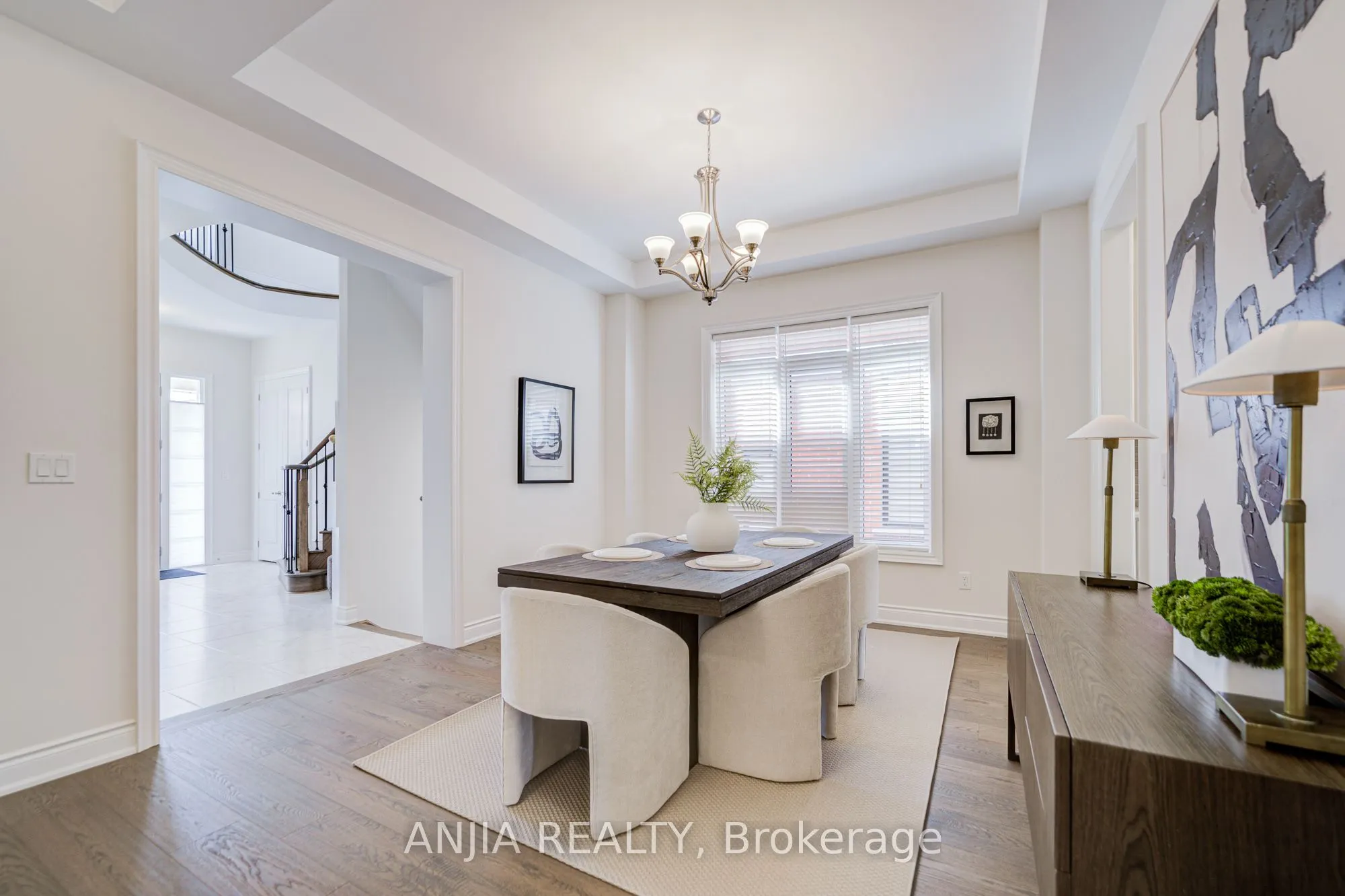 12 Carlinds Crescent