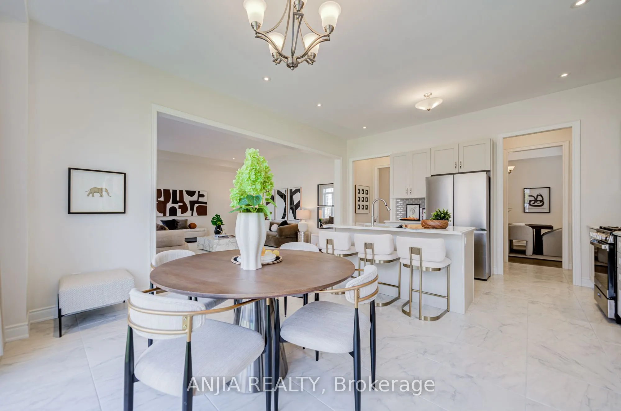 12 Carlinds Crescent