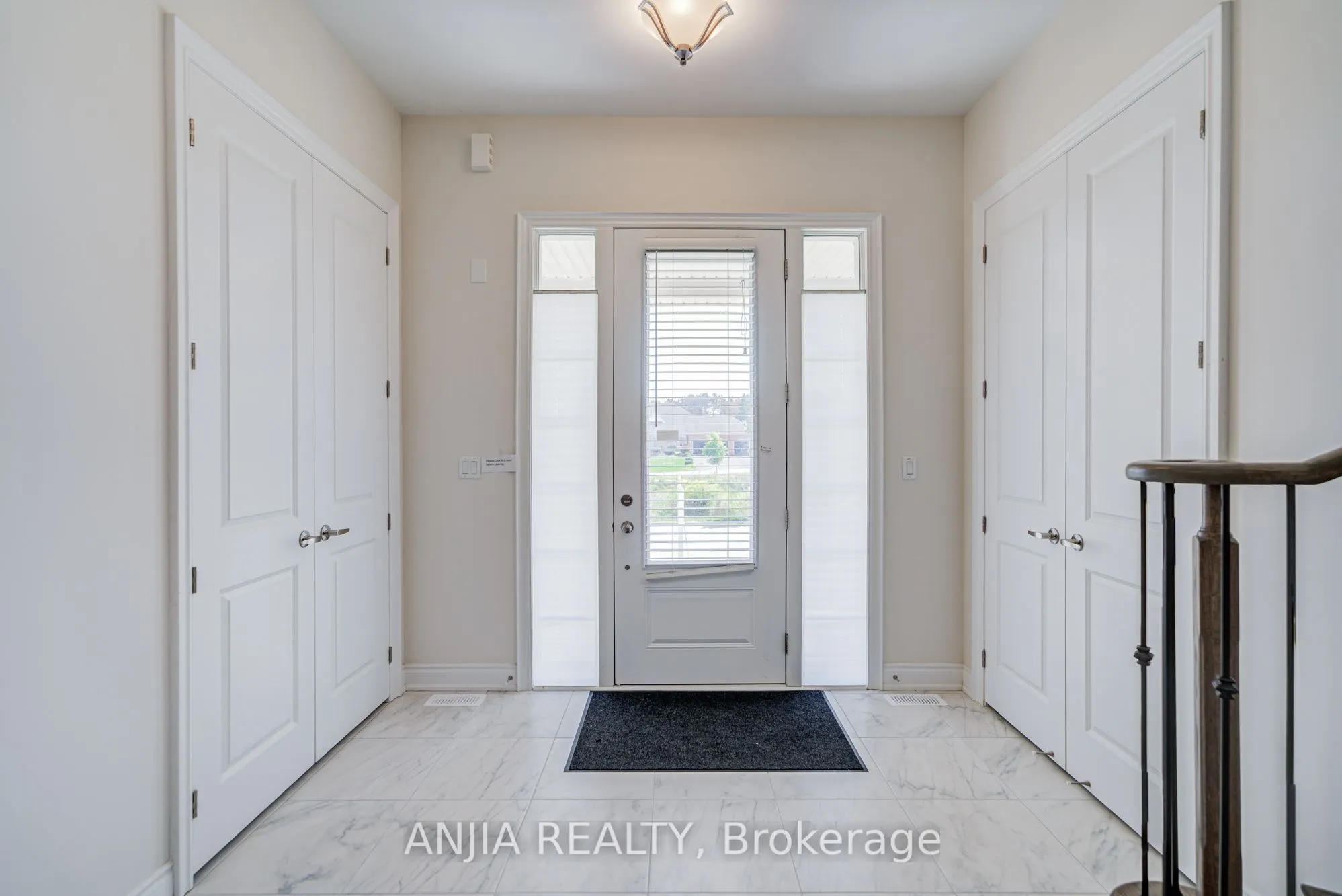 12 Carlinds Crescent