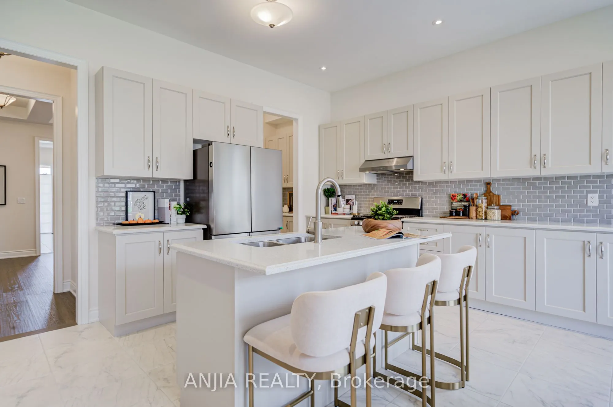 12 Carlinds Crescent