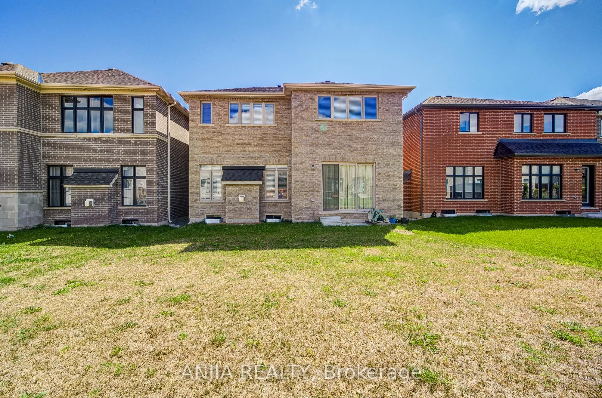 12 Carlinds Crescent