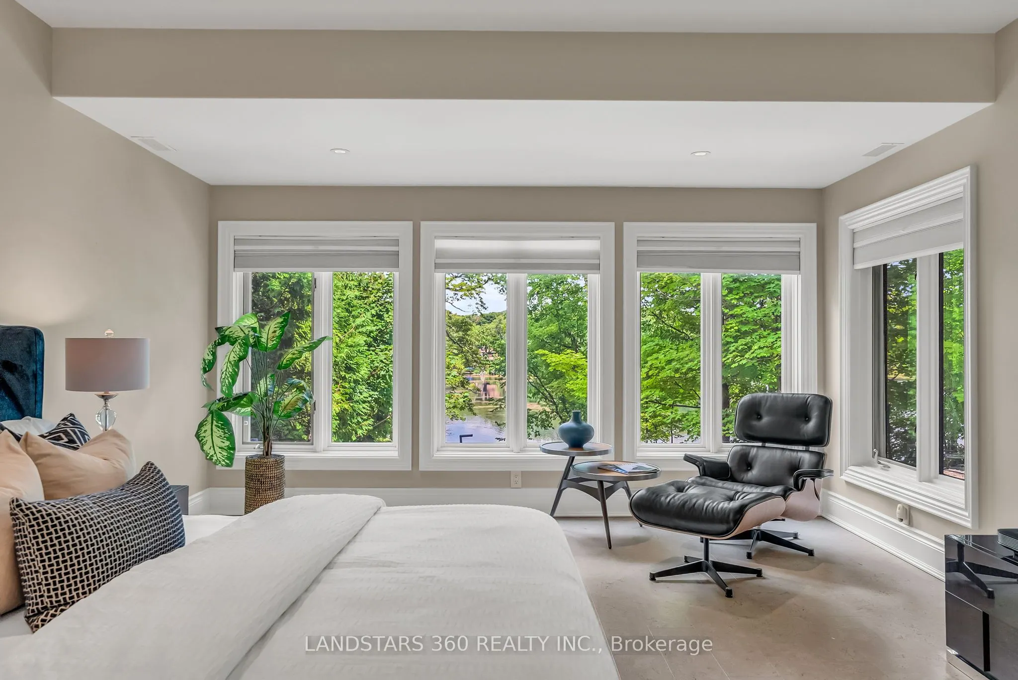 58 Lakeview Avenue