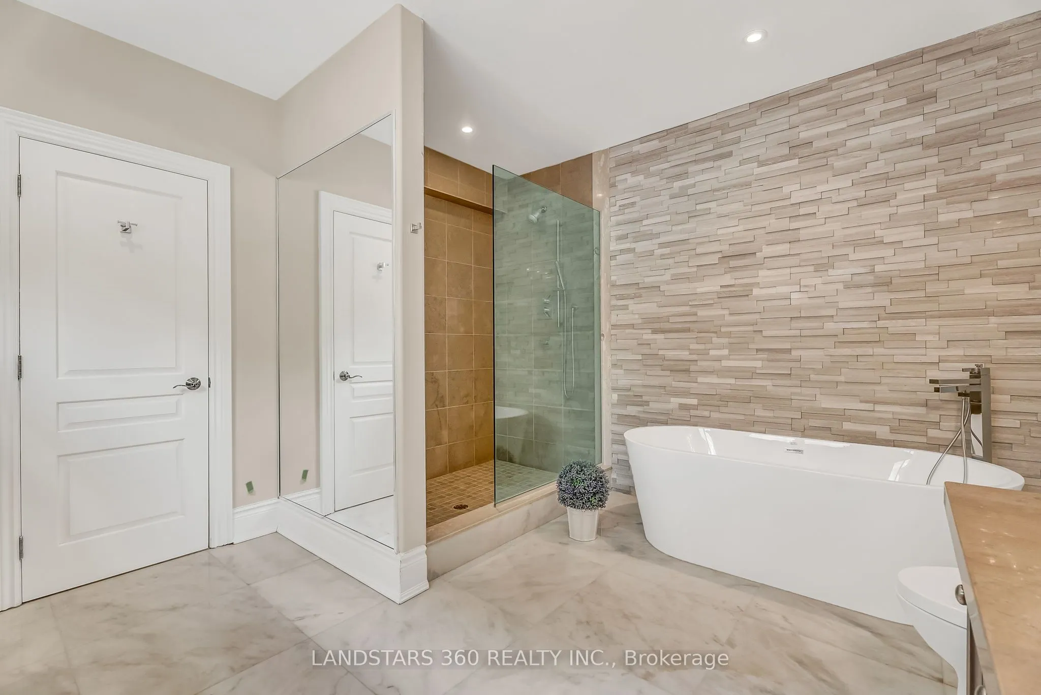58 Lakeview Avenue
