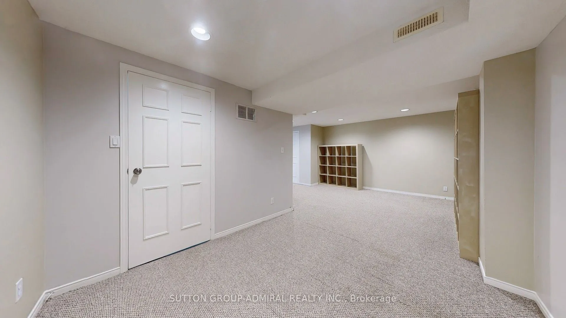 64 Roxborough Lane