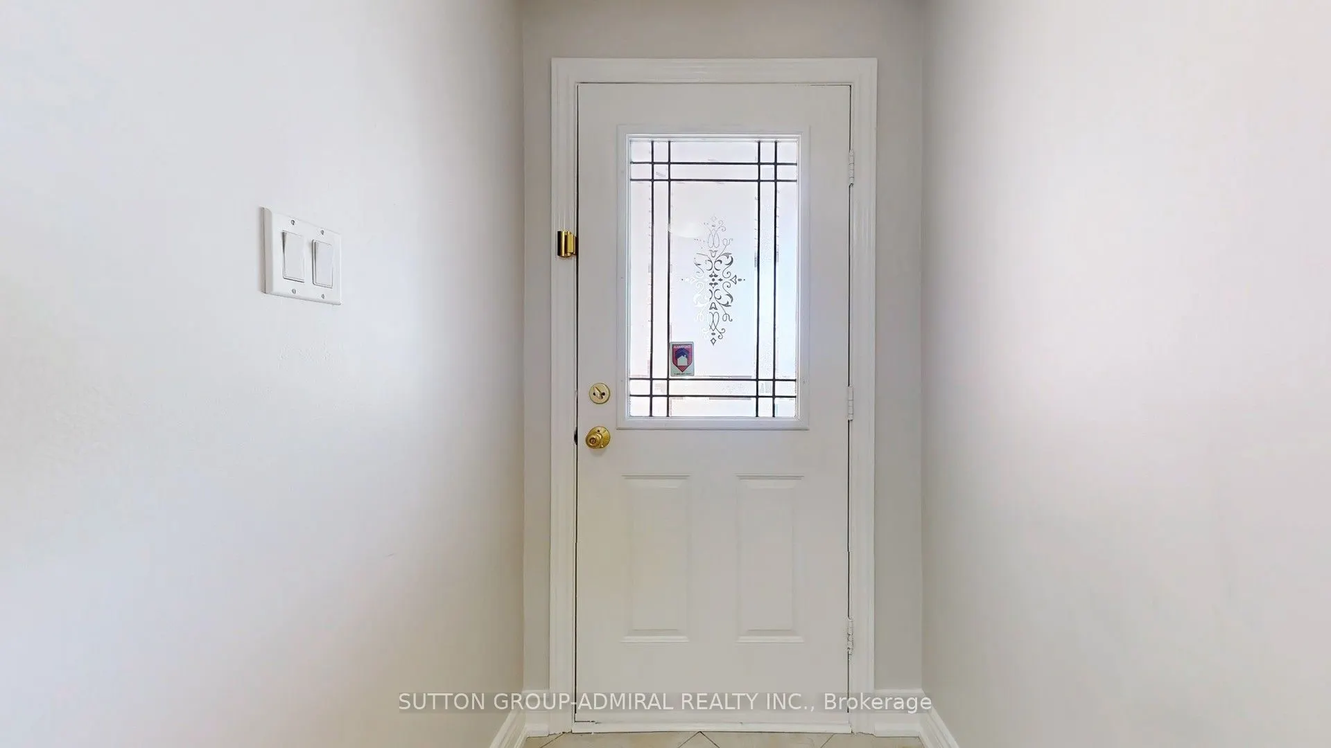 64 Roxborough Lane