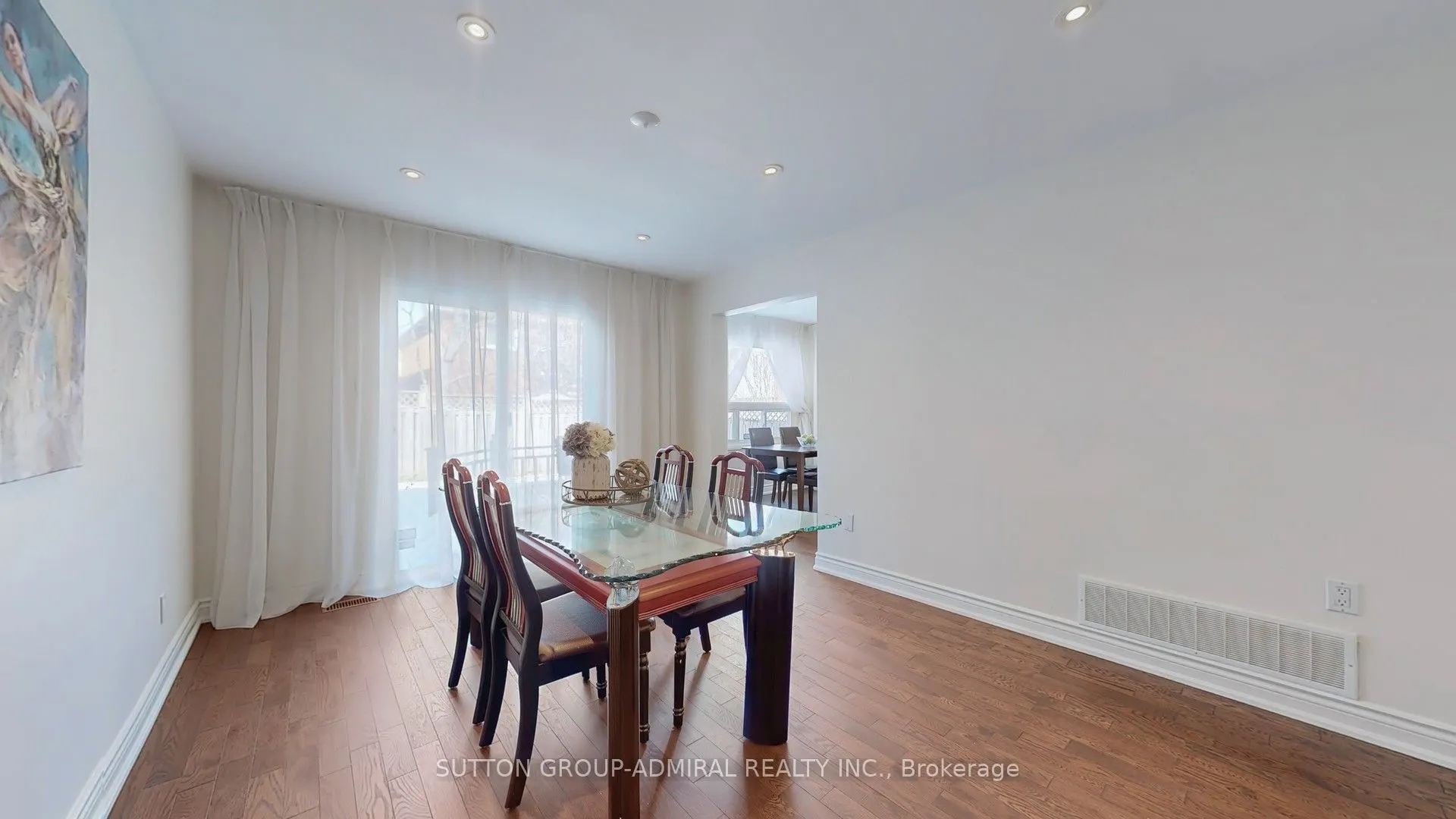 64 Roxborough Lane