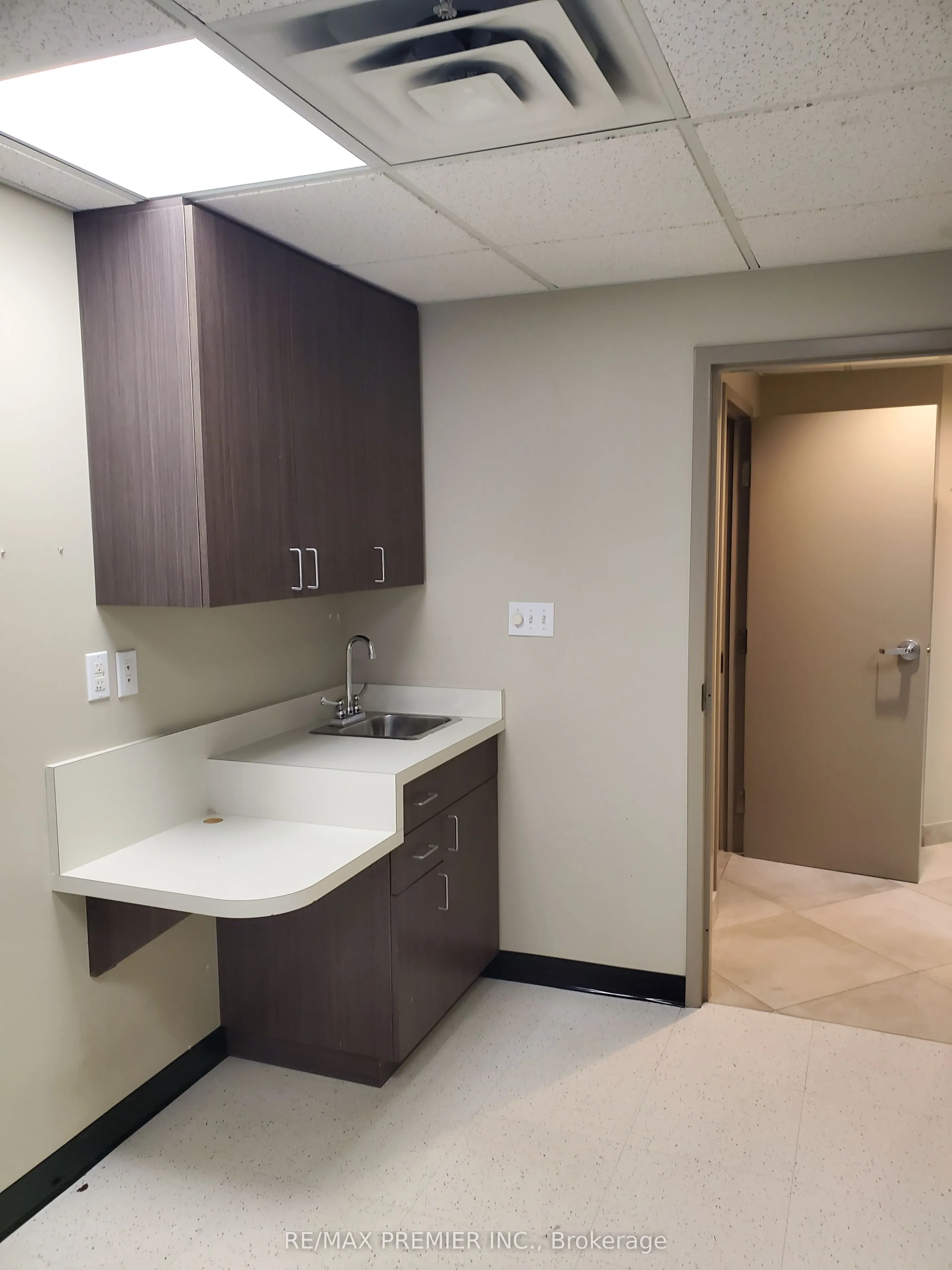 7330 Yonge Street, #218