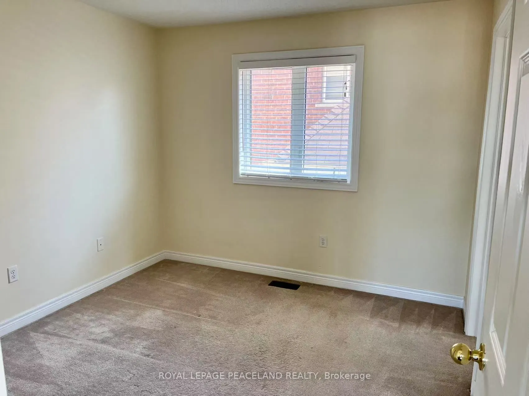 1043 Stuffles Crescent
