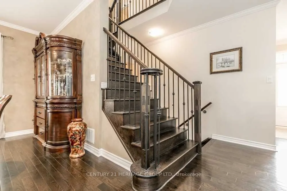 22 Rossini Drive, #MAIN & UPPER