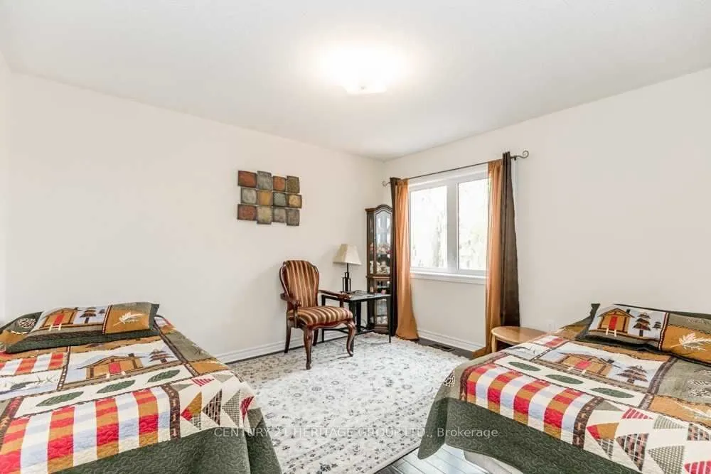 22 Rossini Drive, #MAIN & UPPER