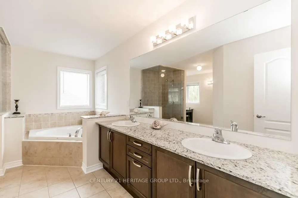 22 Rossini Drive, #MAIN & UPPER