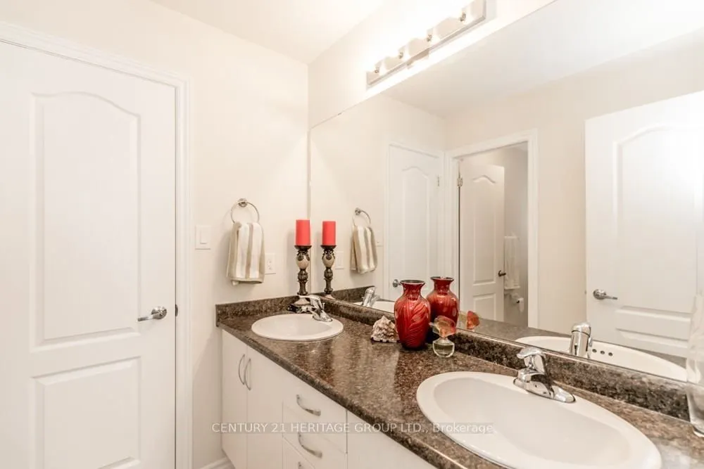 22 Rossini Drive, #MAIN & UPPER
