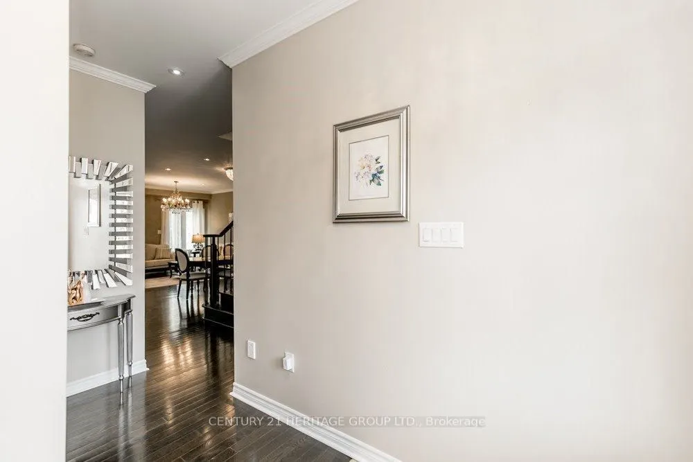 22 Rossini Drive, #MAIN & UPPER