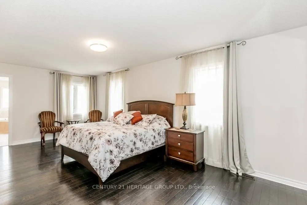 22 Rossini Drive, #MAIN & UPPER