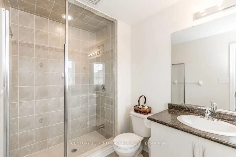 22 Rossini Drive, #MAIN & UPPER