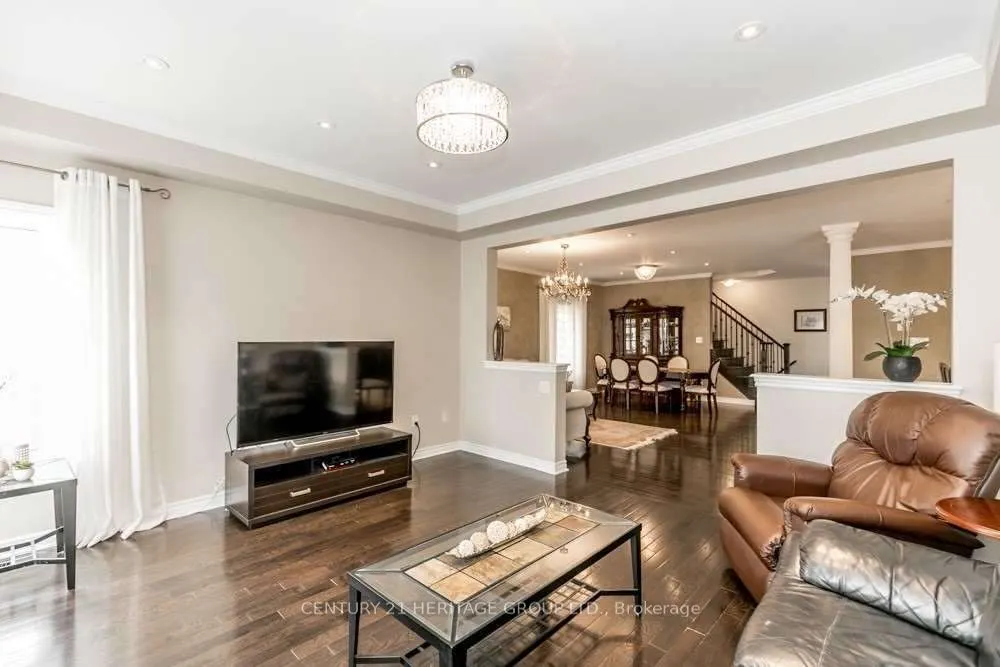 22 Rossini Drive, #MAIN & UPPER