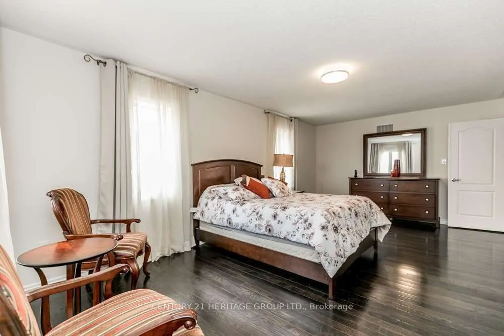 22 Rossini Drive, #MAIN & UPPER