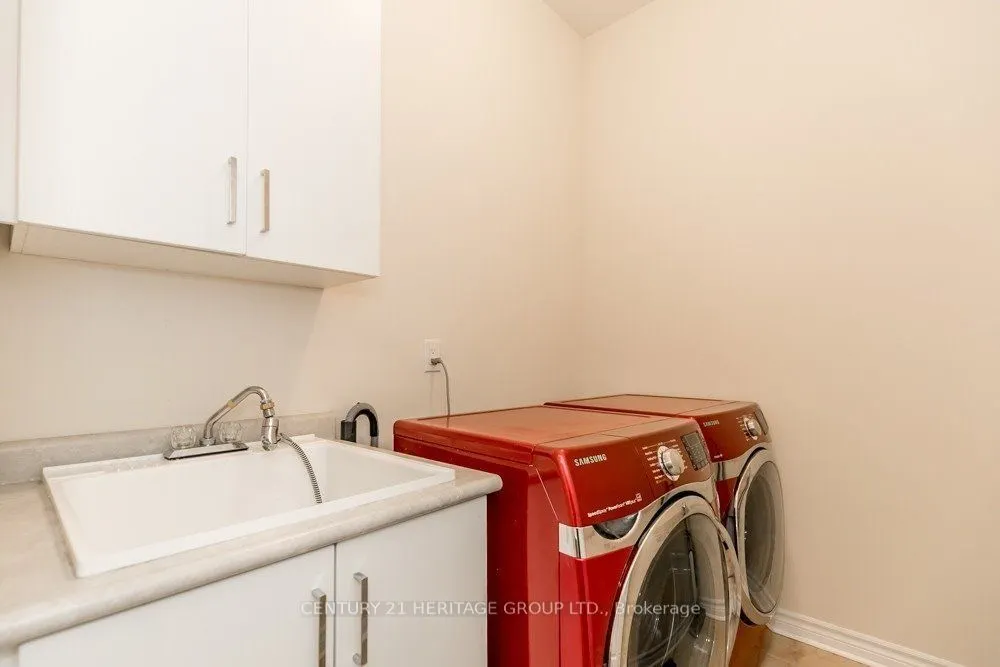 22 Rossini Drive, #MAIN & UPPER