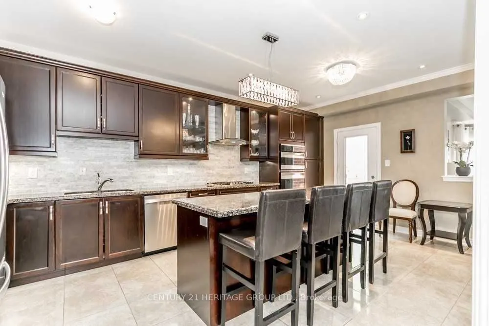22 Rossini Drive, #MAIN & UPPER