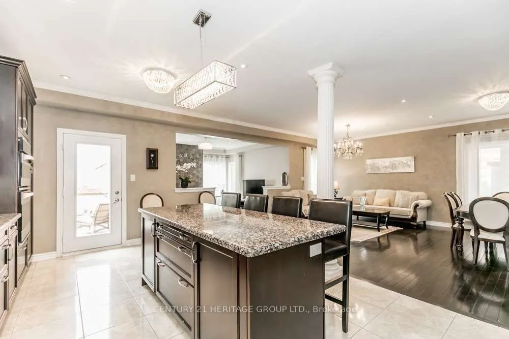 22 Rossini Drive, #MAIN & UPPER
