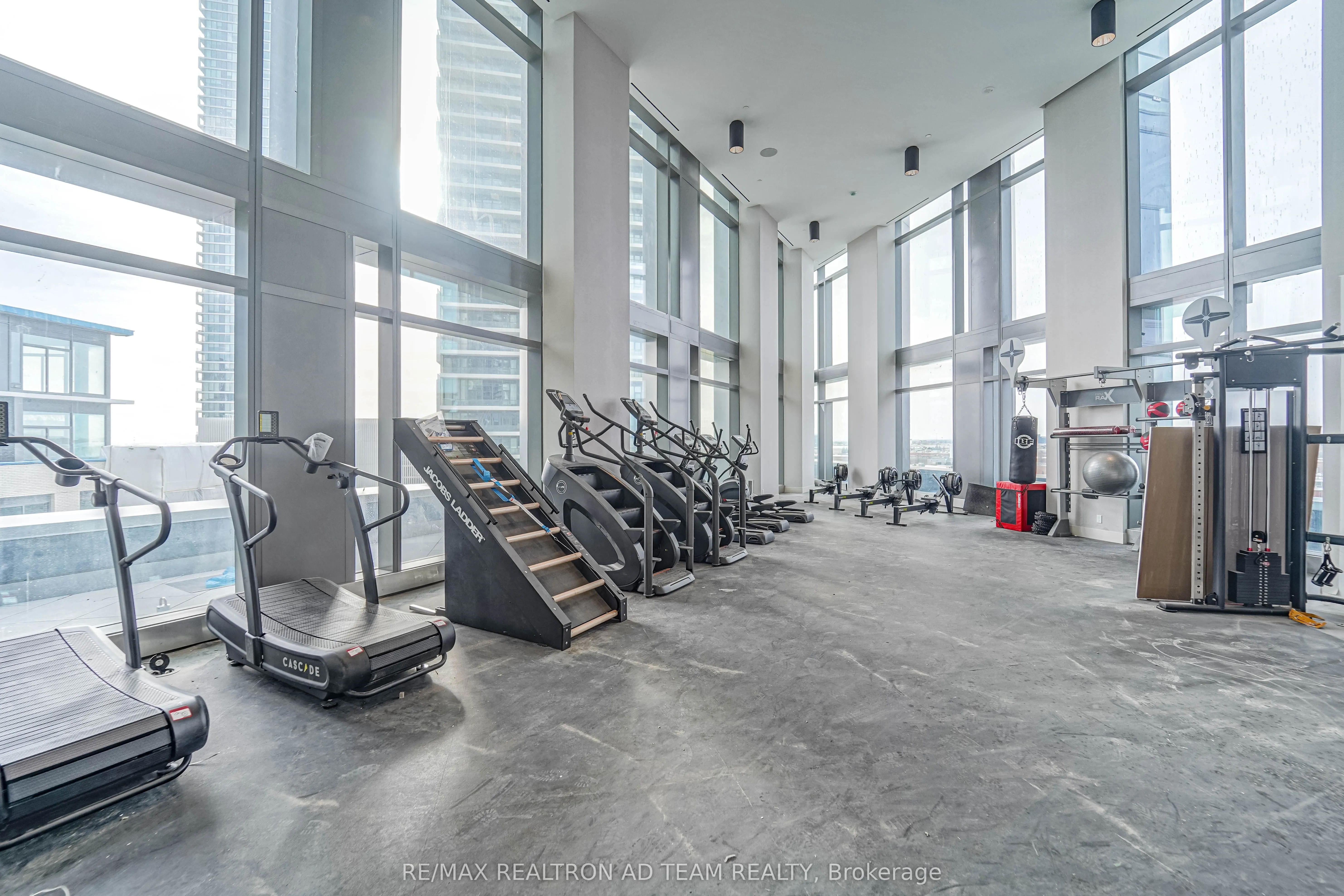 1000 Portage Parkway, #1901