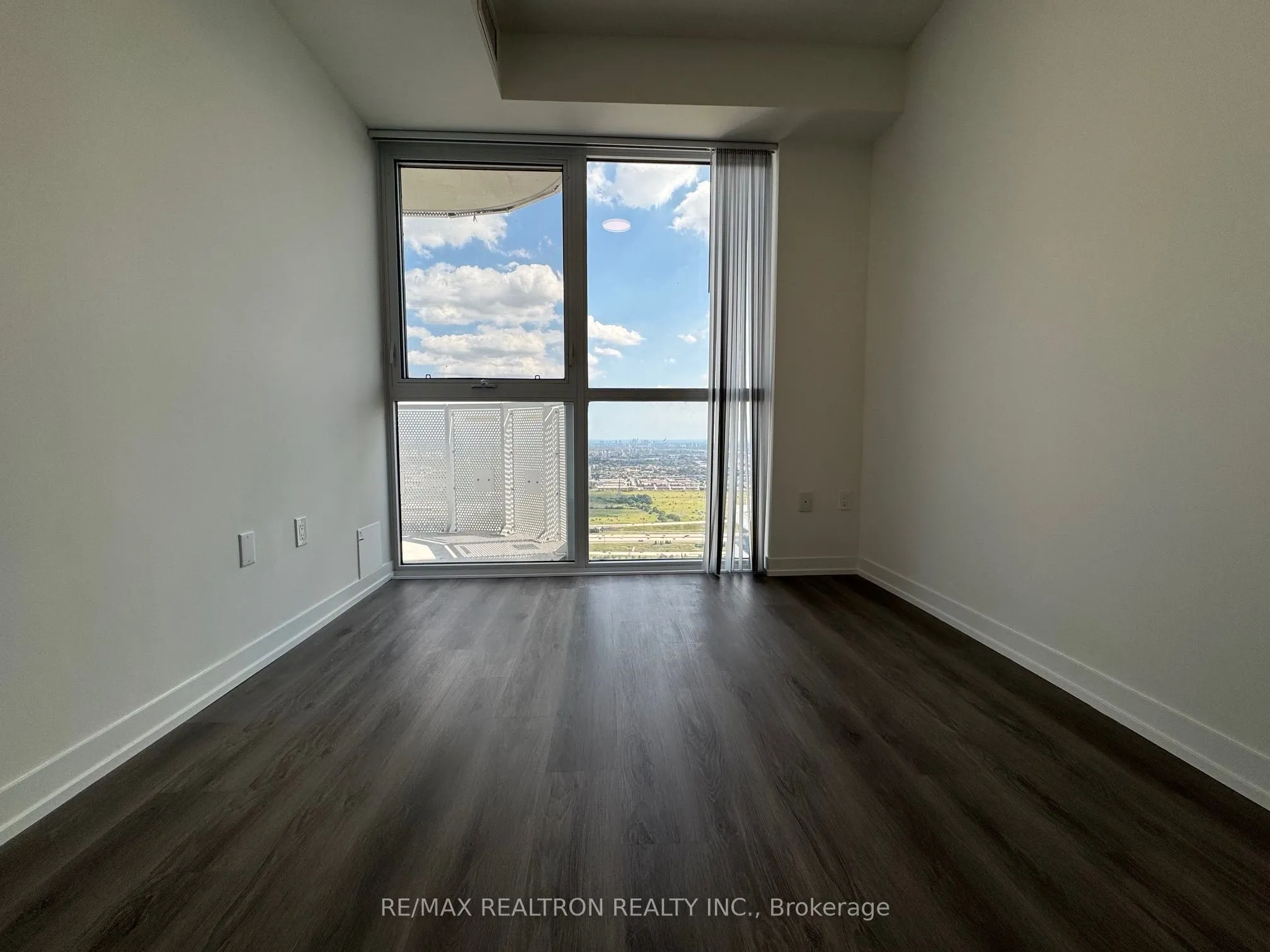 225 Commerce Street, #5905