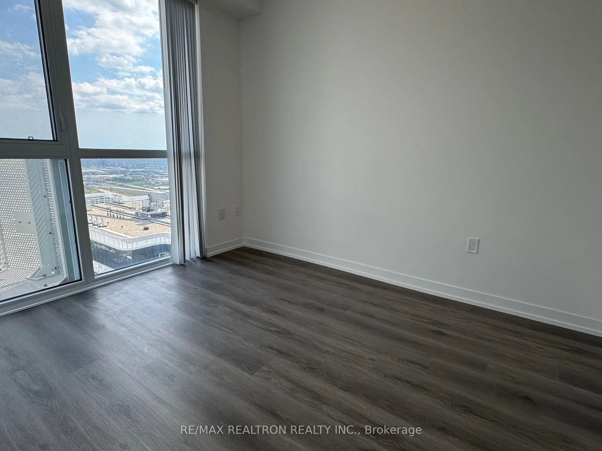 225 Commerce Street, #5905