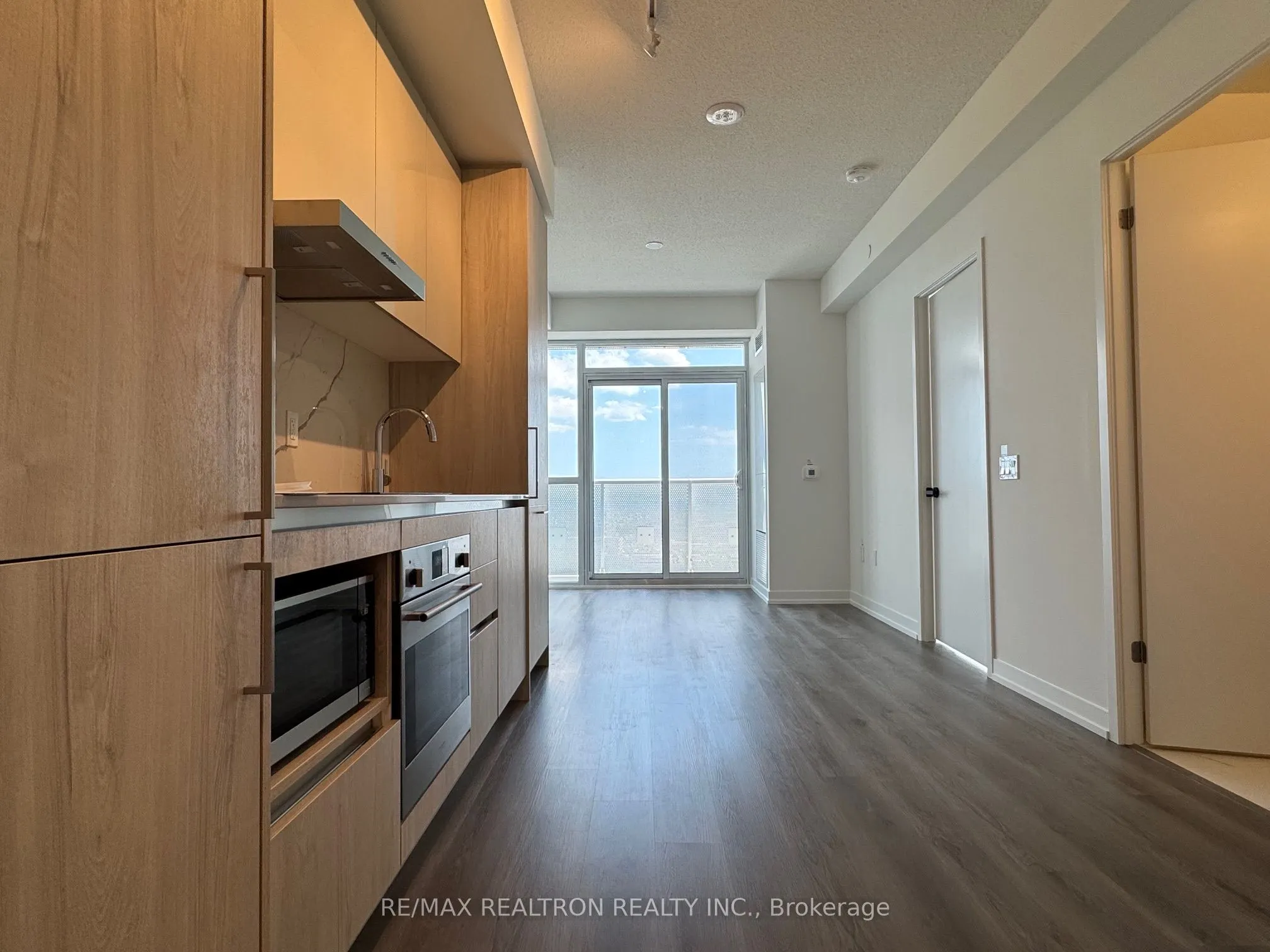 225 Commerce Street, #5905