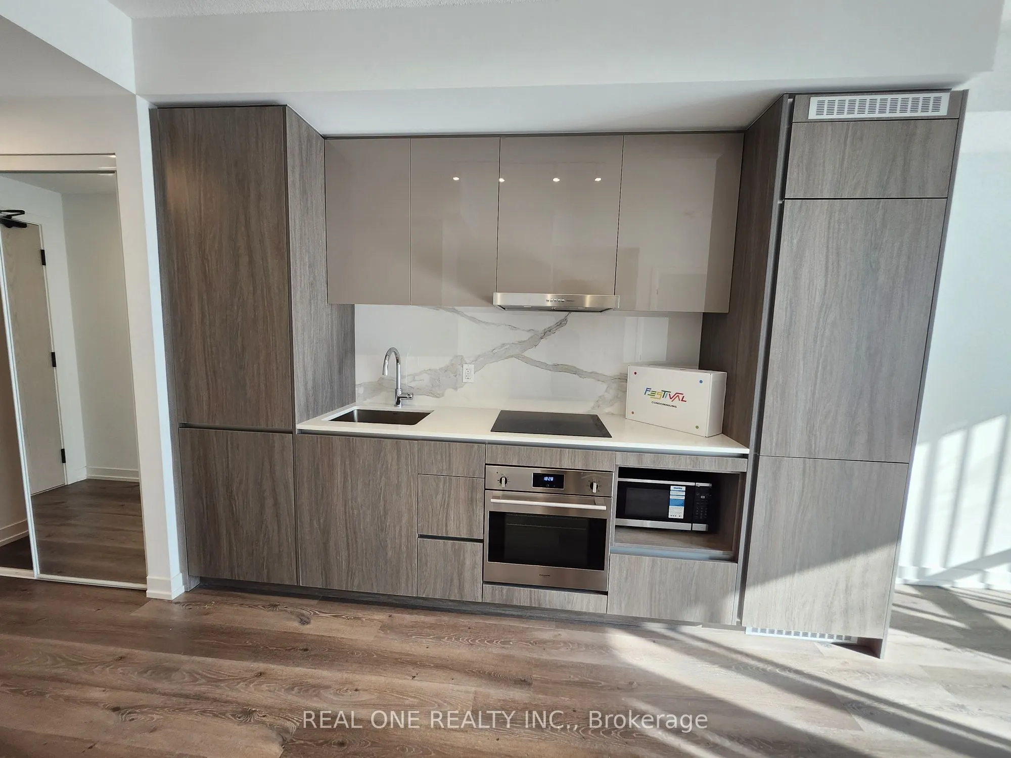 28 Interchange Way, #4116