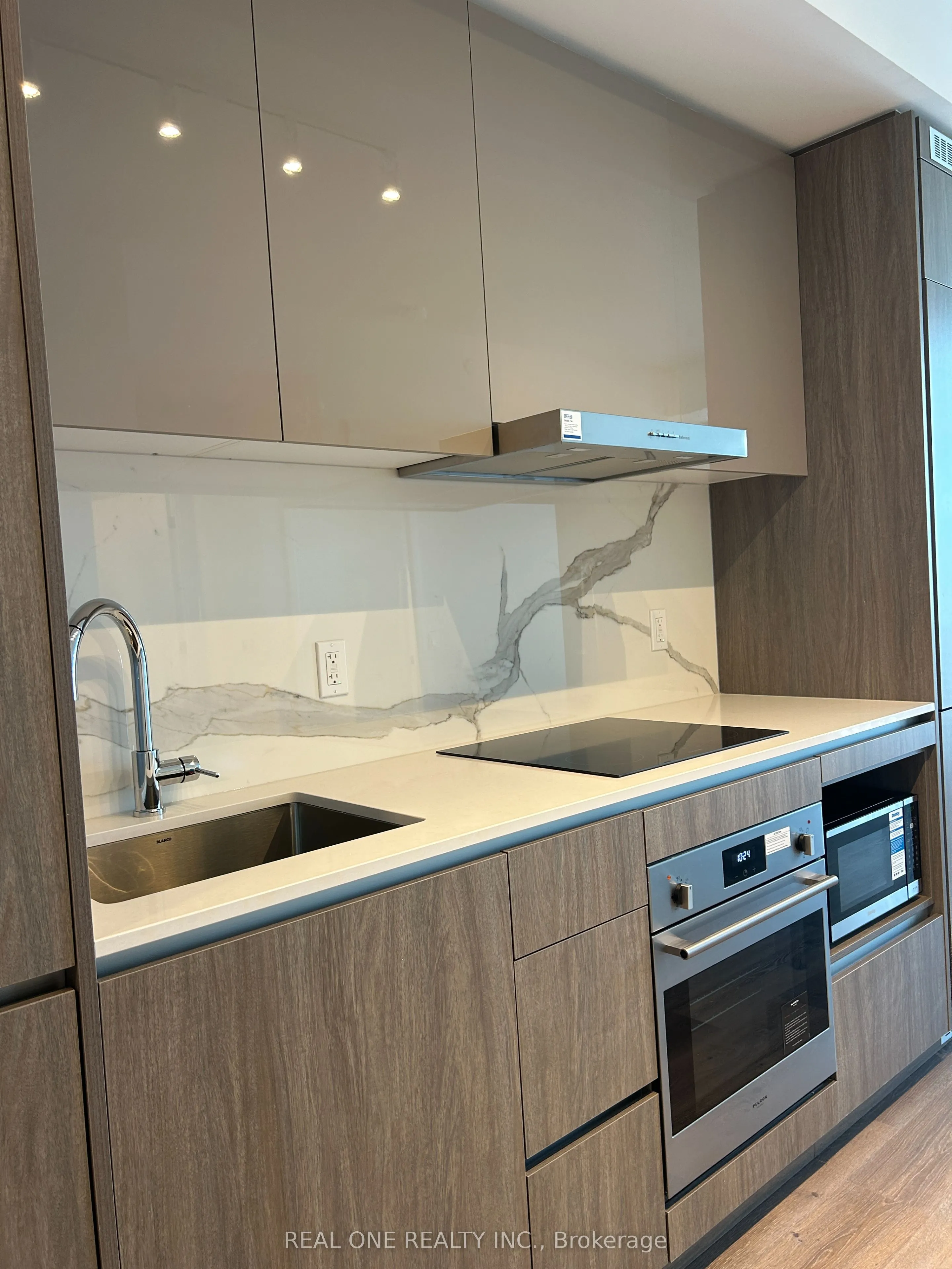 28 Interchange Way, #4116