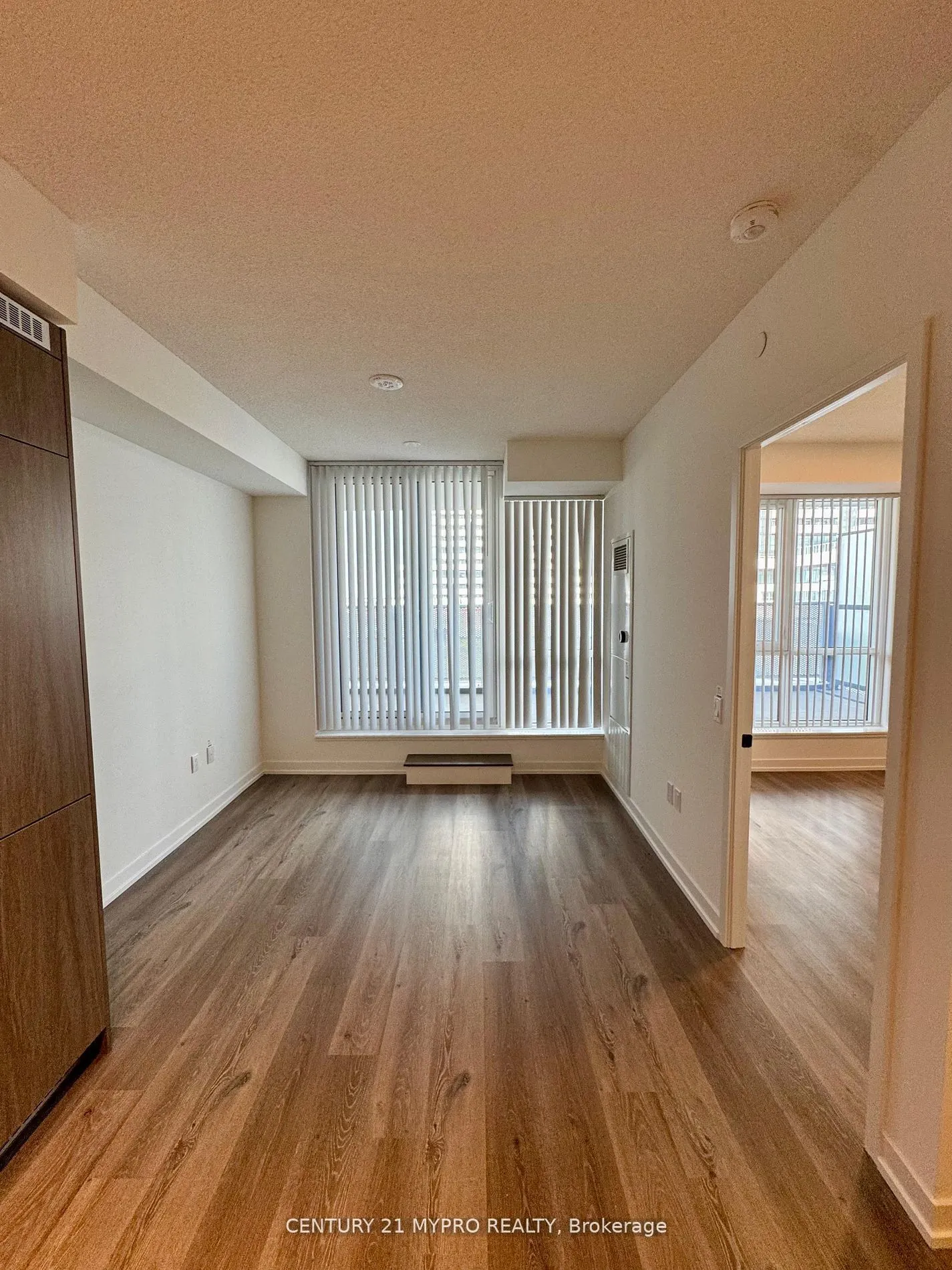 28 Interchange Way, #321