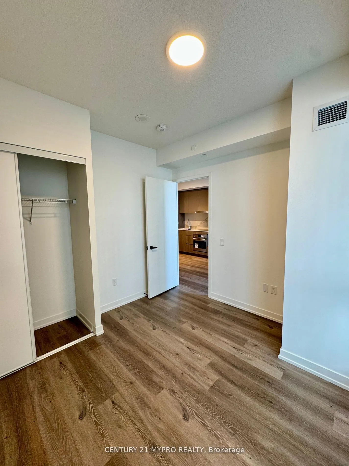 28 Interchange Way, #321