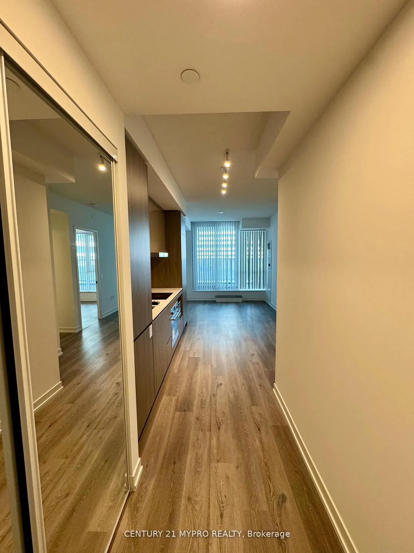 28 Interchange Way, #321