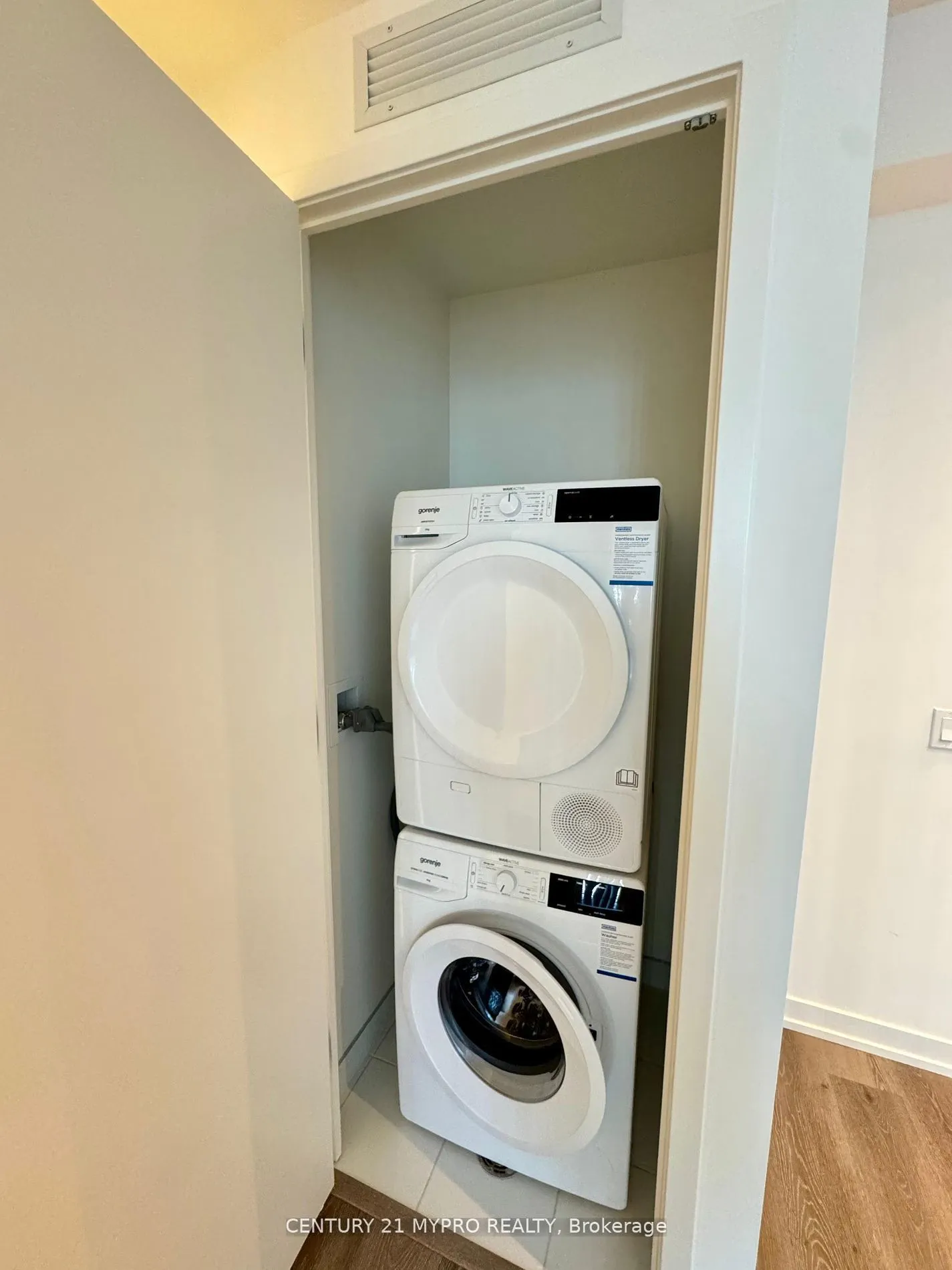 28 Interchange Way, #321