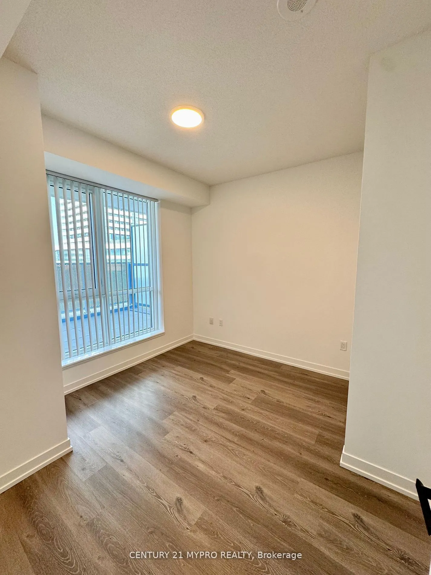 28 Interchange Way, #321