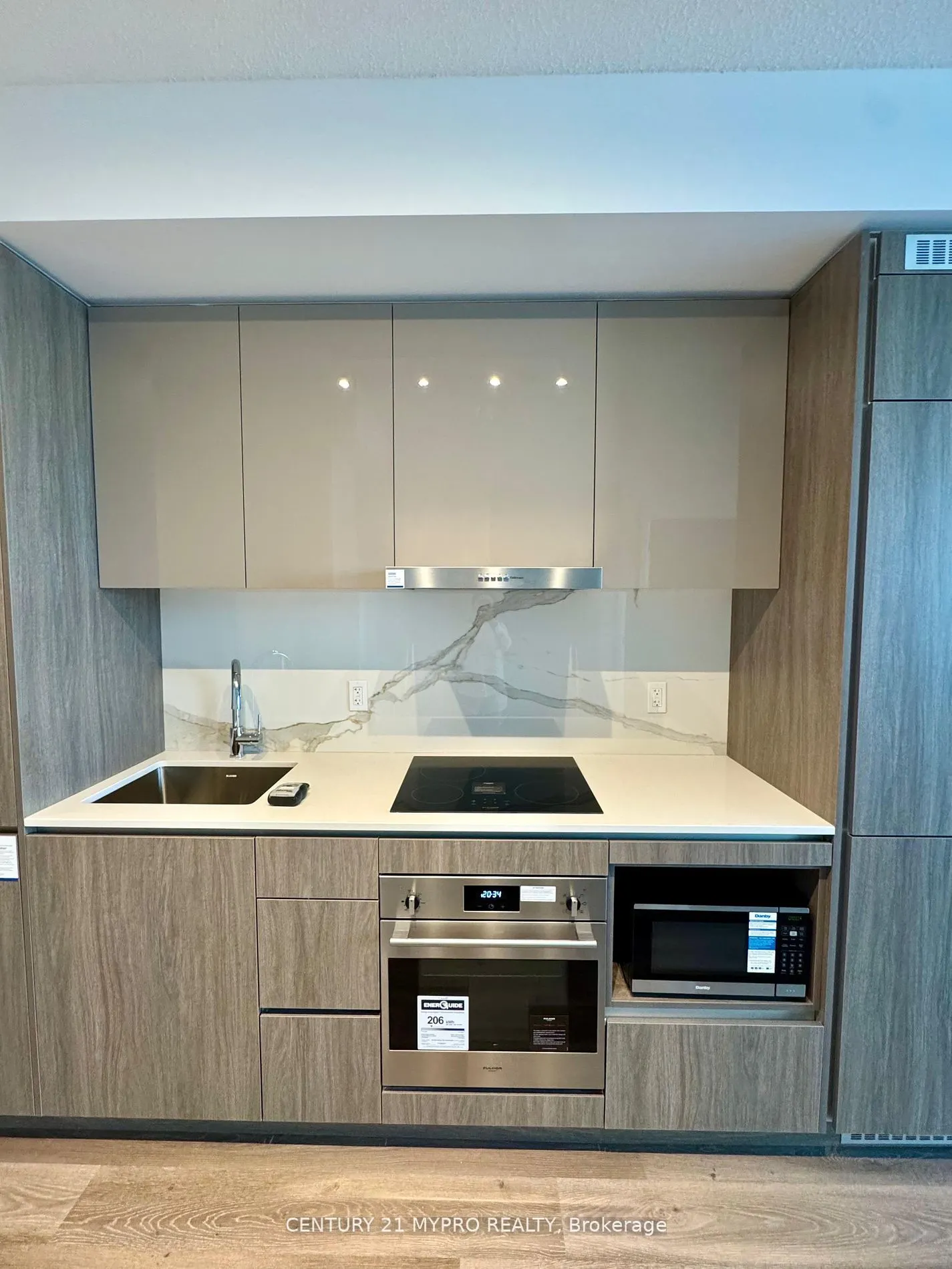 28 Interchange Way, #321