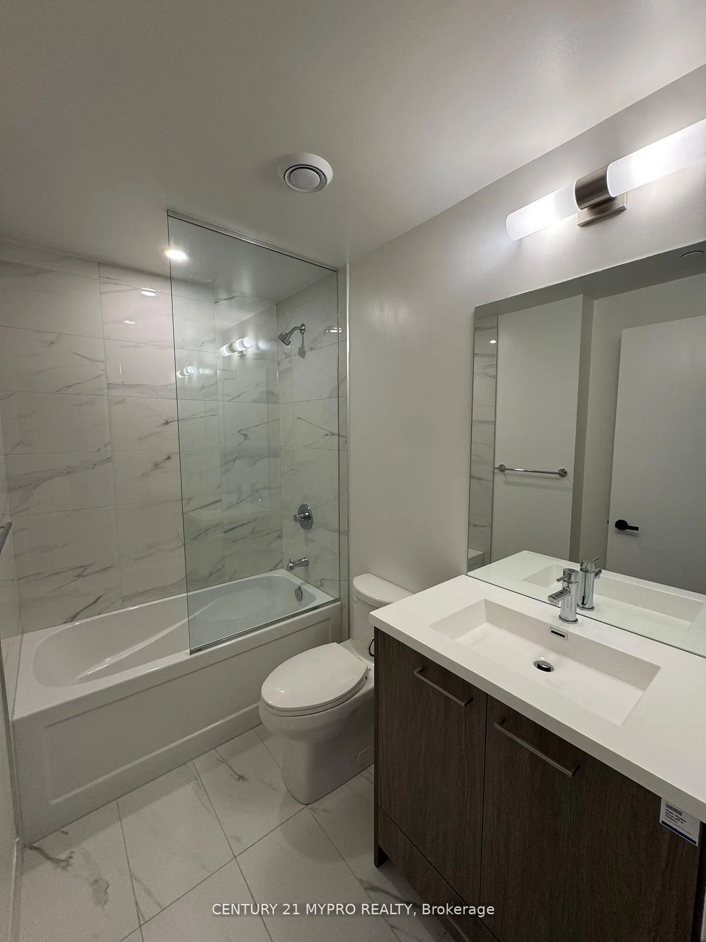 28 Interchange Way, #321