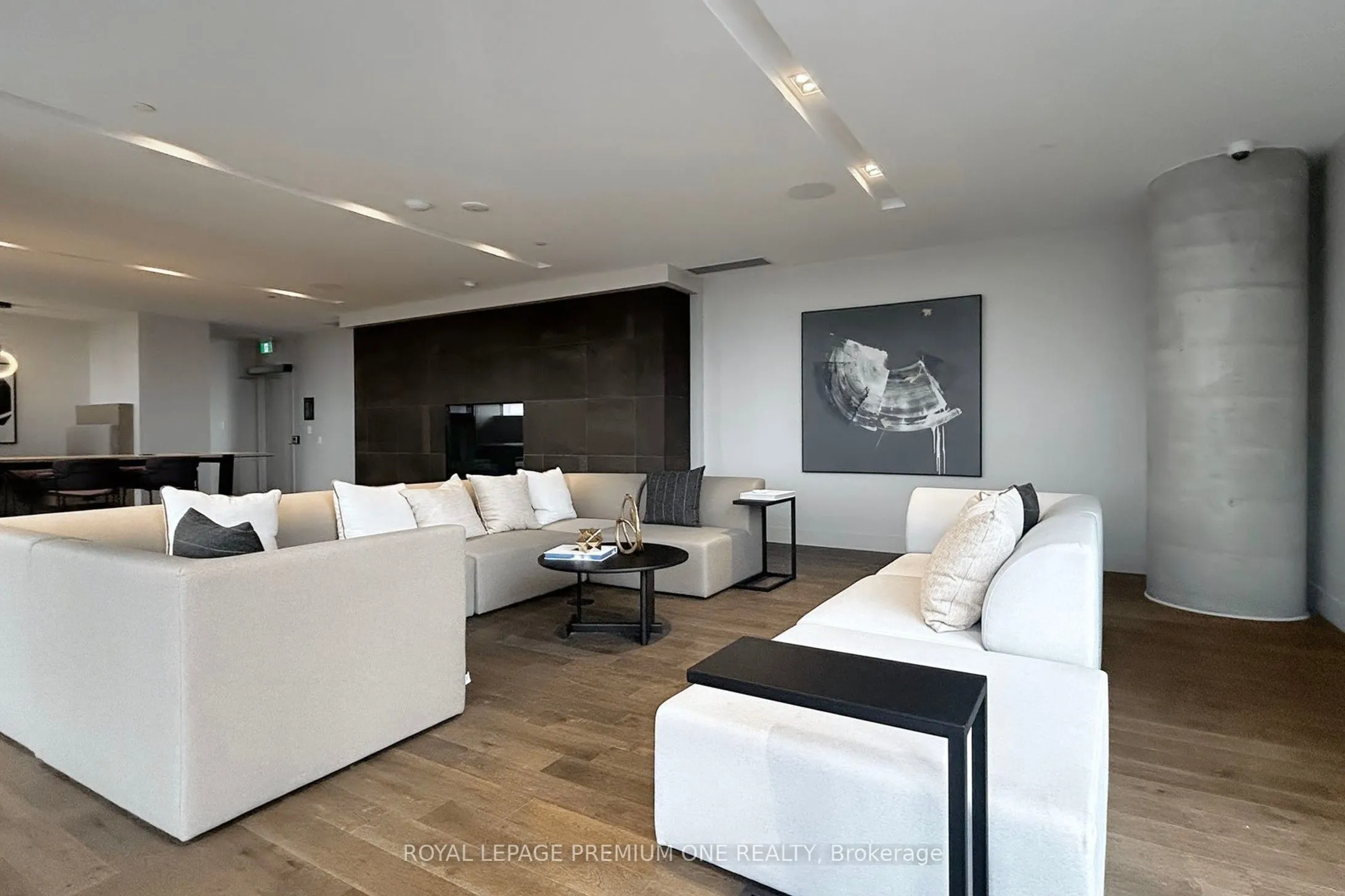 1000 Portage Parkway, #1810