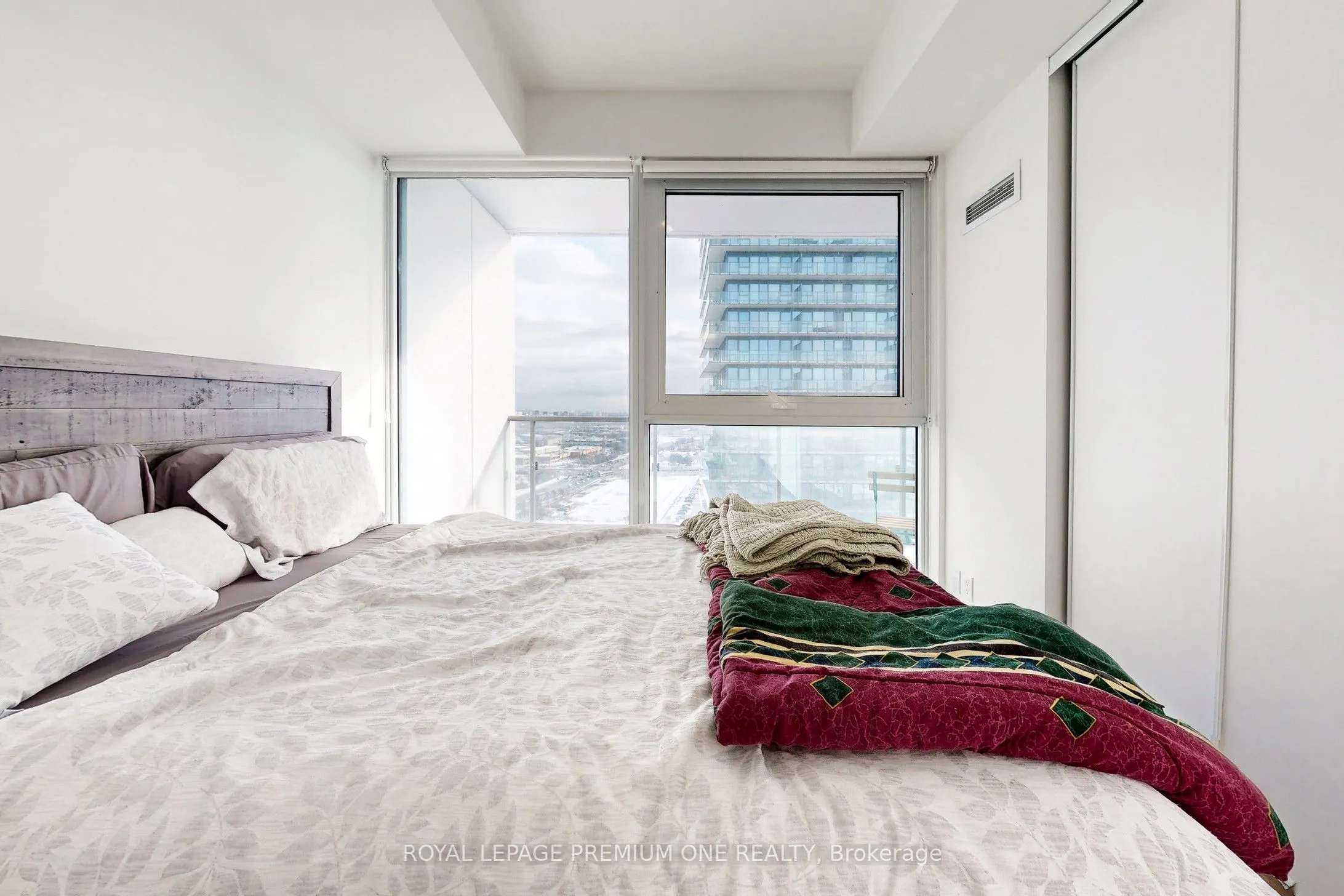1000 Portage Parkway, #1810