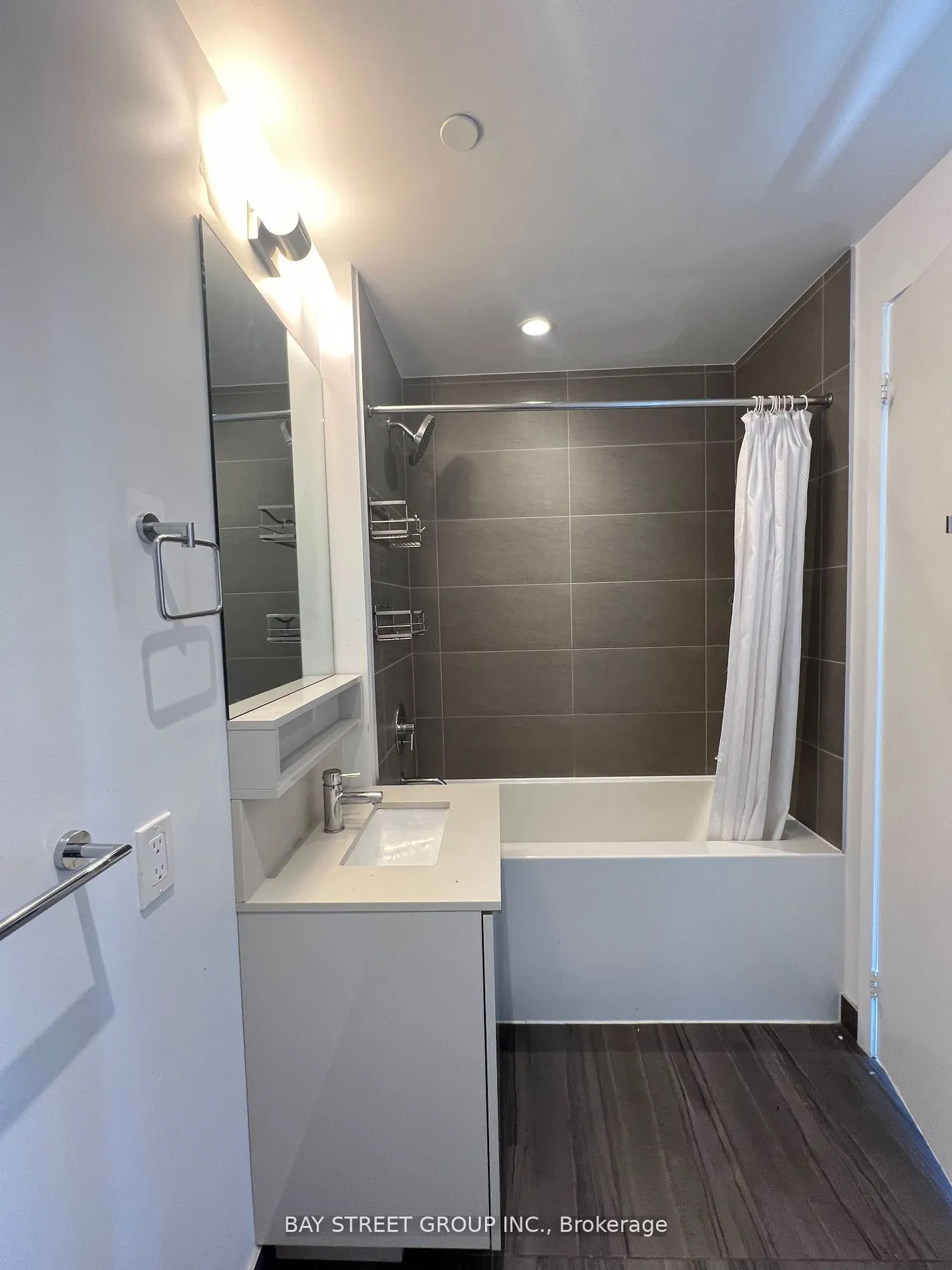 950 Portage Parkway, #2303